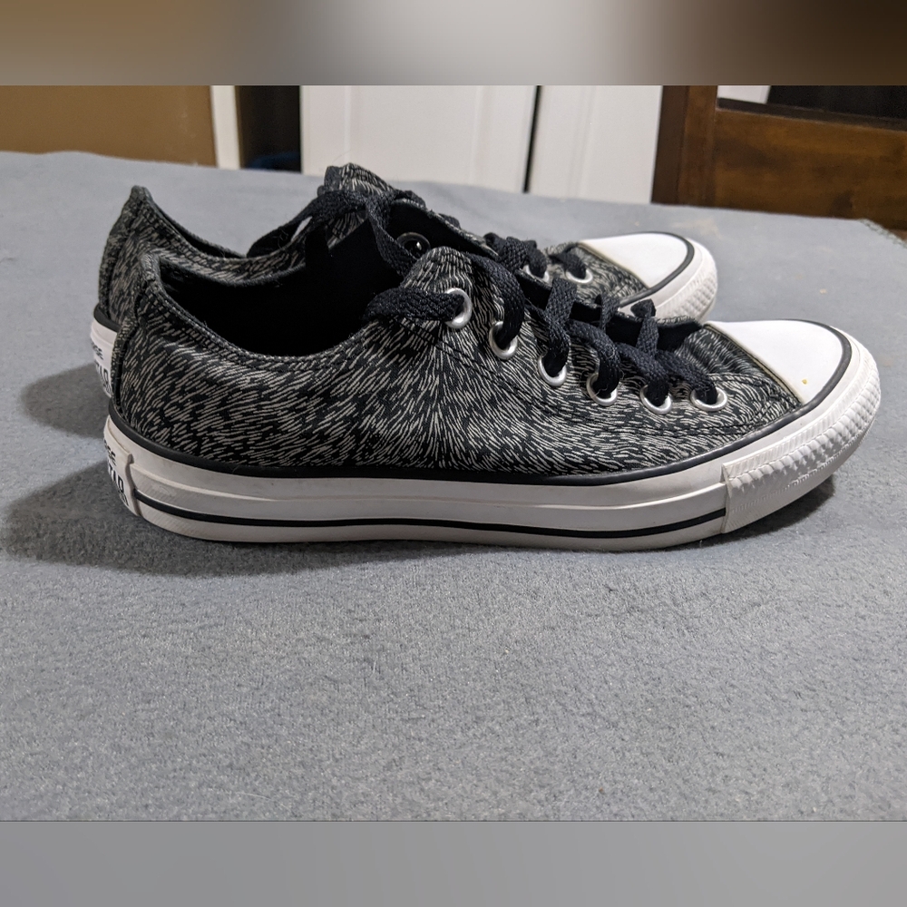 Converse All Star Chuck Taylor sneakers reflective animal print sz 7 women's